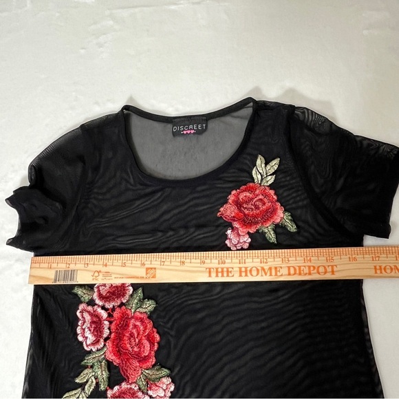 DISCREET Juniors Sheer Top Short Sleeve Applique Black Size Large - Picture 7 of 8